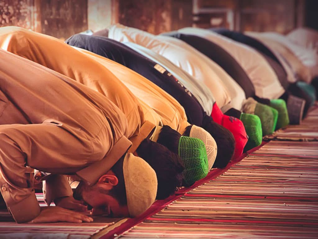 هروبا من دناءة الهمة